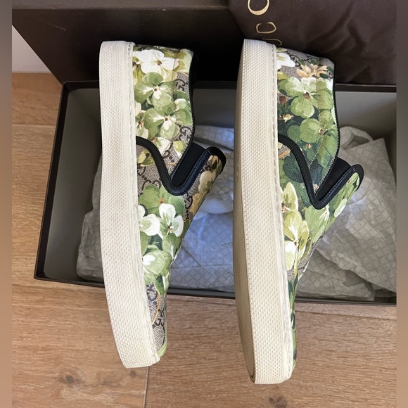 Gucci slippers.Made of canvas, Green Blooms Print flowers. - Picture 5 of 6